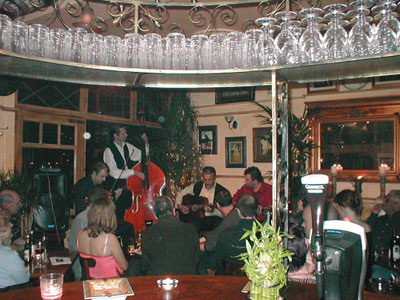 Le Quecum Bar in Putney